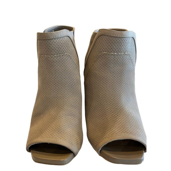 Mia Block Heel Peep Toe Womens Sz 7M Tan Faux Leather Career Heel - Picture 4 of 6